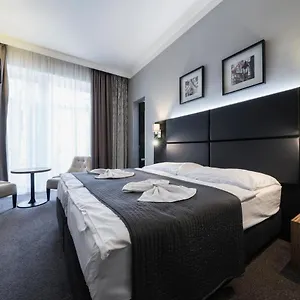 Hotel Noir, Praga