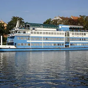 Hotel en barco Vodnik
